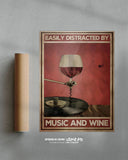 Fácilmente distraído por la música y el vino 