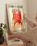 Un libro es una flor que florece de las mentes de aquel que lo cultiva - Beige Limited Edition