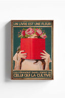 Un libro es una flor que florece en la mente de quien la cultiva 