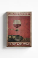 Fácilmente distraído por la música y el vino 