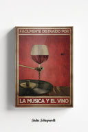 Fácilmente distraído por la música y el vino 
