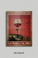 Fácilmente distraído por la música y el vino 