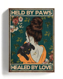 Sostenido por patas, curado por amor 