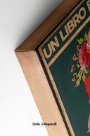 Un libro es una flor que florece de las mentes de aquel que lo cultiva 