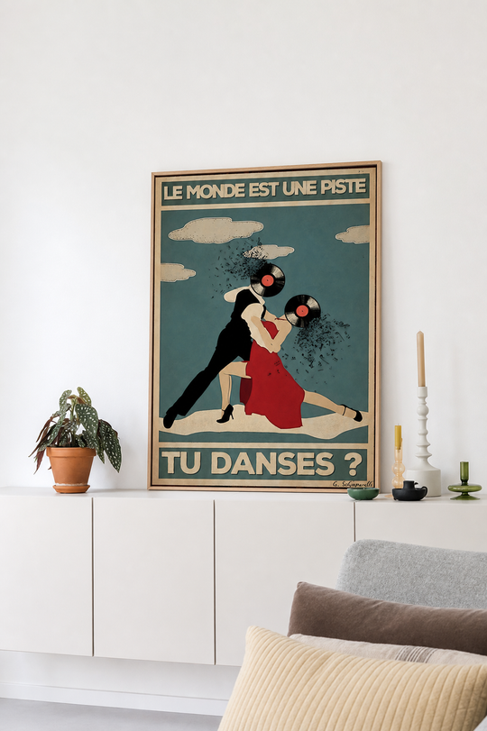 « Le monde est une piste, tu danses? » — Art Print encadré, mise en situation 1