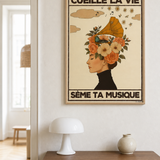 « Cueille la vie, sème ta musique — Crème & Sable » — Art Print encadré, mise en situation 2