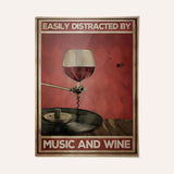 Fácilmente distraído por la música y el vino 